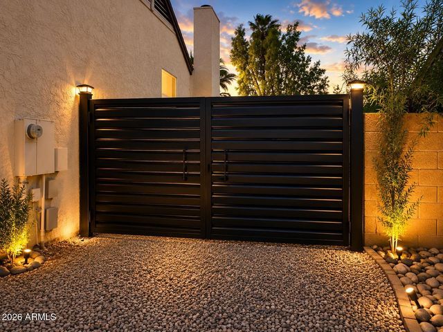 4238 E EVERETT Drive, Phoenix, AZ 85032