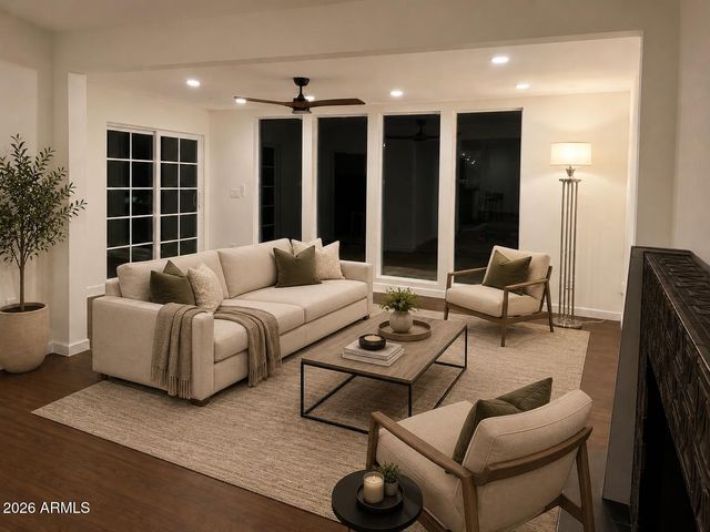 4238 E EVERETT Drive, Phoenix, AZ 85032