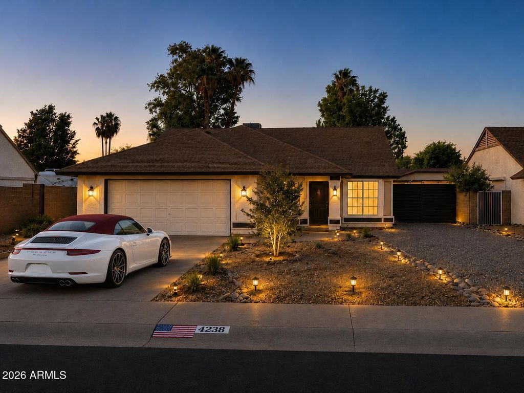 4238 E EVERETT Drive, Phoenix, AZ 85032 — photo 3