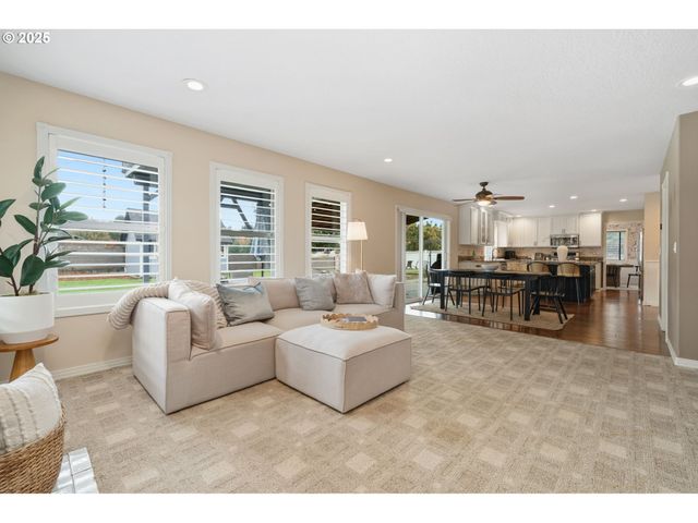 3811 Ne 166TH Ave, Vancouver, WA 98682