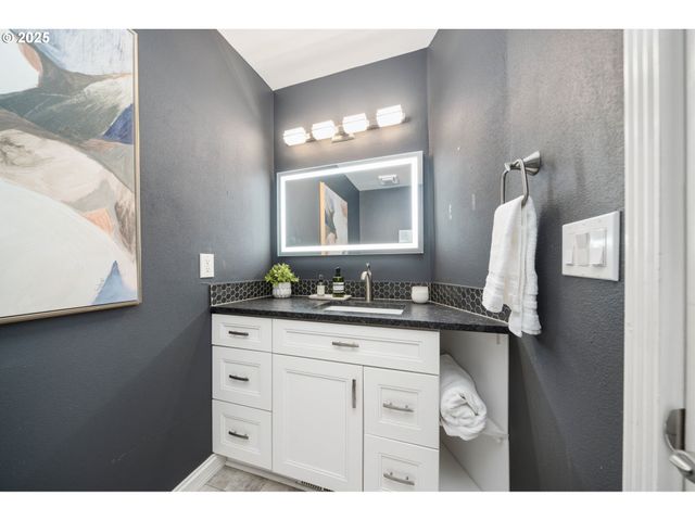 3811 Ne 166TH Ave, Vancouver, WA 98682