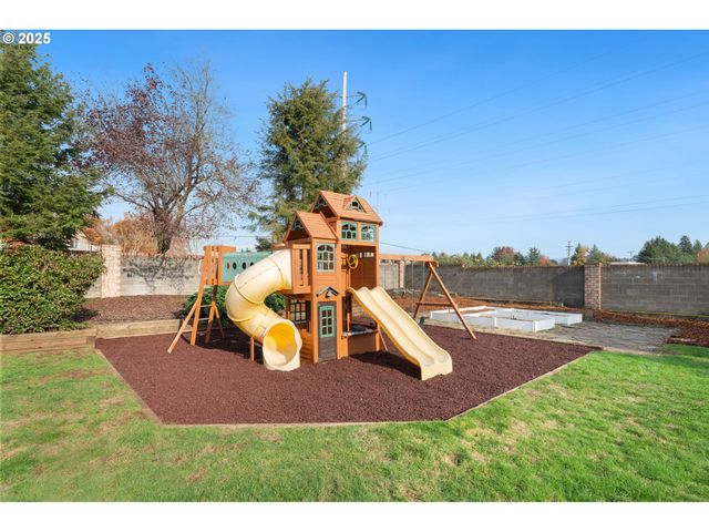 3811 Ne 166TH Ave, Vancouver, WA 98682