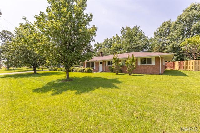 1910 Barron Road, Poplar Bluff, MO 63901