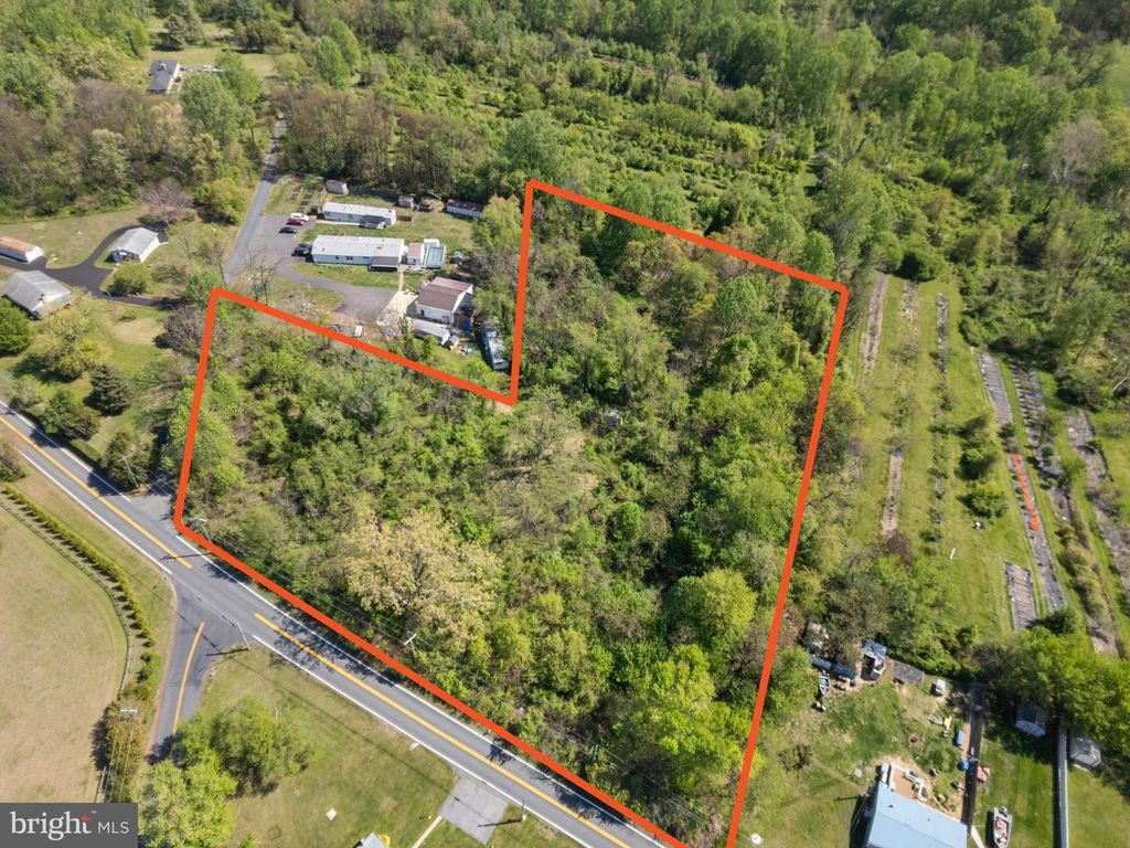 2302 CASTLETON RD, Darlington, MD 21034