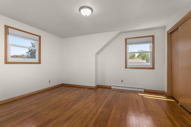 2714 N ELMWOOD COURT, Appleton, WI 54911