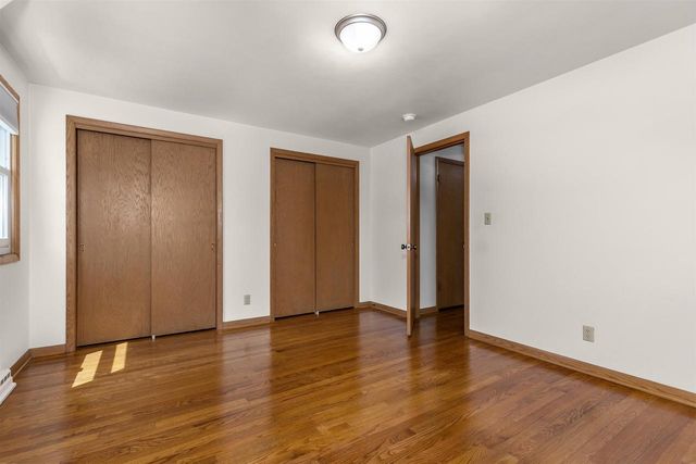 2714 N ELMWOOD COURT, Appleton, WI 54911