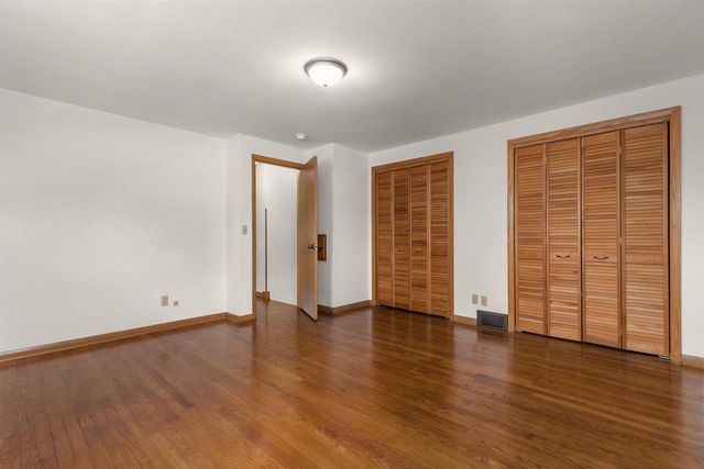 2714 N ELMWOOD COURT, Appleton, WI 54911