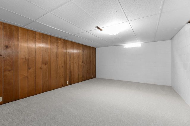2714 N ELMWOOD COURT, Appleton, WI 54911