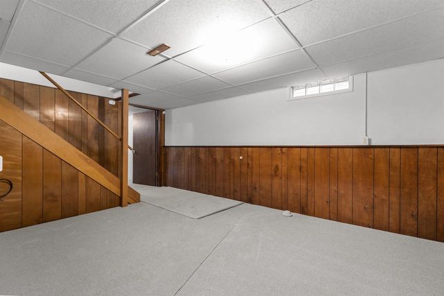 2714 N ELMWOOD COURT, Appleton, WI 54911