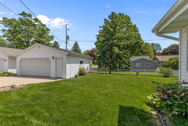 2714 N ELMWOOD COURT, Appleton, WI 54911