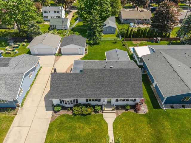 2714 N ELMWOOD COURT, Appleton, WI 54911