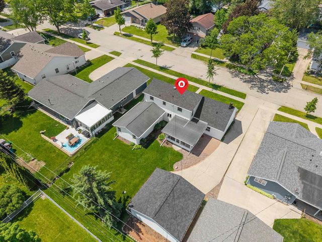 2714 N ELMWOOD COURT, Appleton, WI 54911