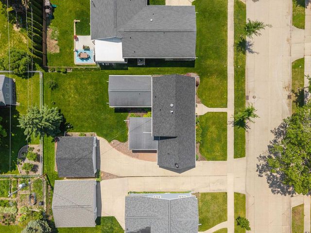 2714 N ELMWOOD COURT, Appleton, WI 54911
