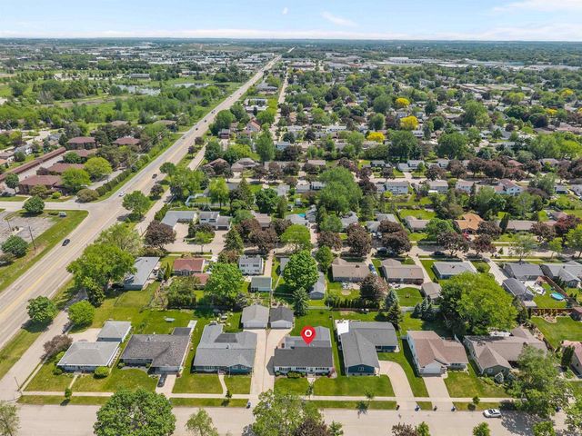 2714 N ELMWOOD COURT, Appleton, WI 54911