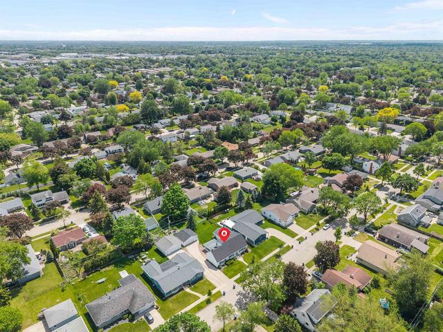 2714 N ELMWOOD COURT, Appleton, WI 54911