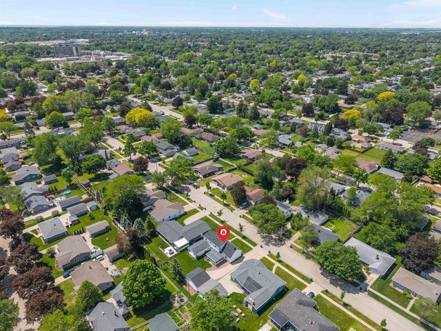 2714 N ELMWOOD COURT, Appleton, WI 54911