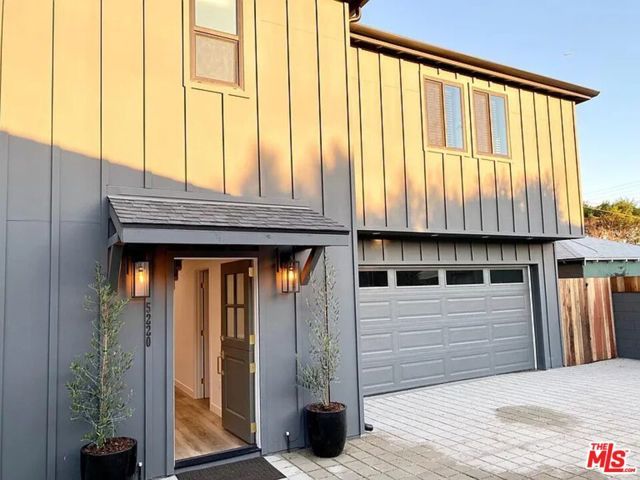 5222 Whitsett Avenue, Valley Village, CA 91607