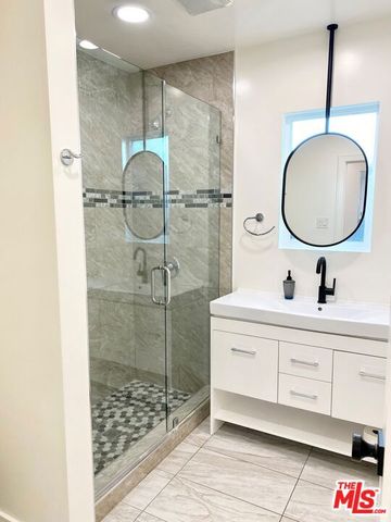 5222 Whitsett Avenue, Valley Village, CA 91607