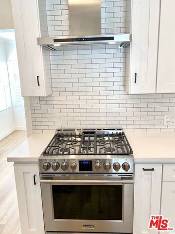 5222 Whitsett Avenue, Valley Village, CA 91607