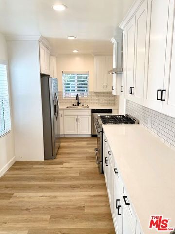 5222 Whitsett Avenue, Valley Village, CA 91607