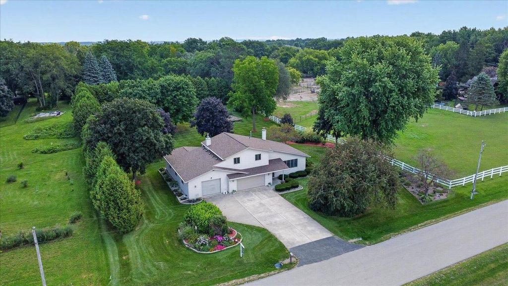 4956 Enchanted Valley Road, Middleton, WI 53562