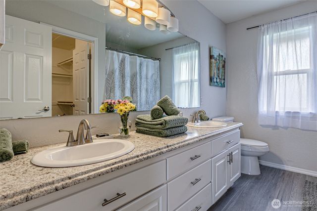 5490 Park Place Loop SE, Lacey, WA 98503