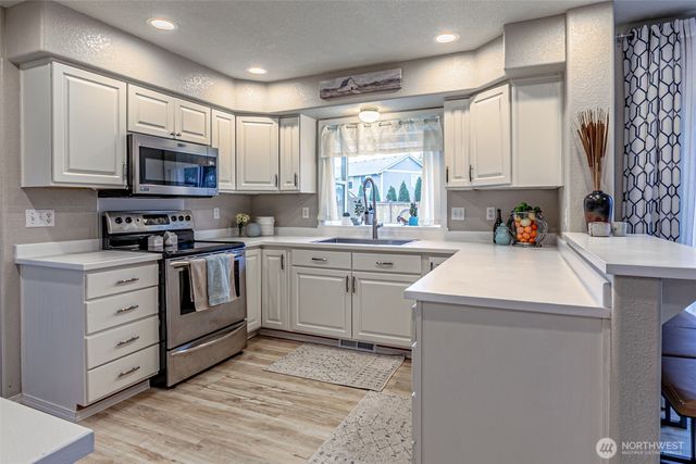 5490 Park Place Loop SE, Lacey, WA 98503