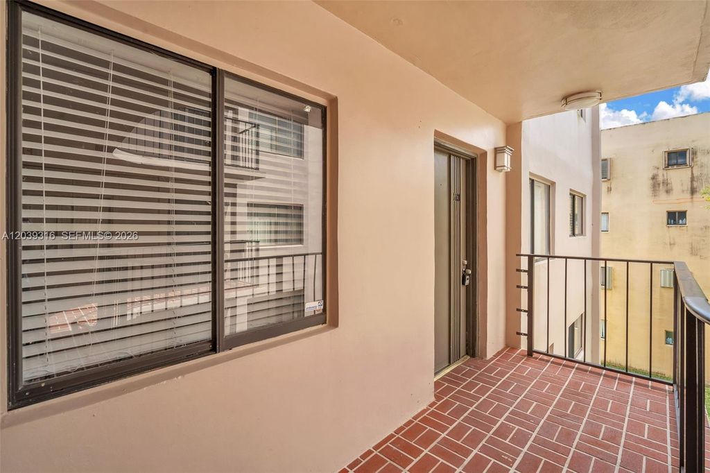 8700 SW 133rd Ave Rd 312, Miami, FL 33183