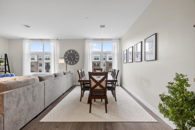 18 Artisan Dr Unit 519, Salem, NH 03079