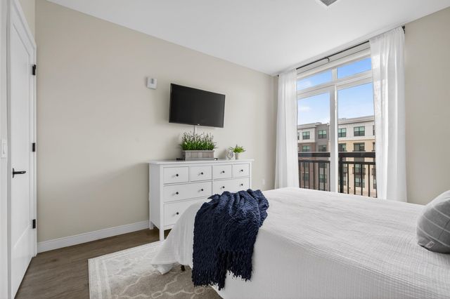 18 Artisan Dr Unit 519, Salem, NH 03079