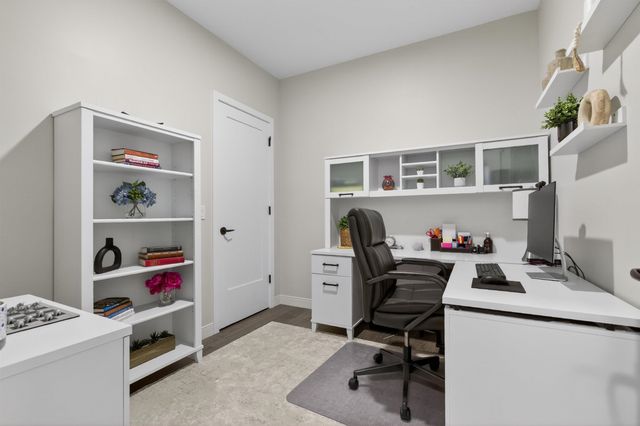 18 Artisan Dr Unit 519, Salem, NH 03079