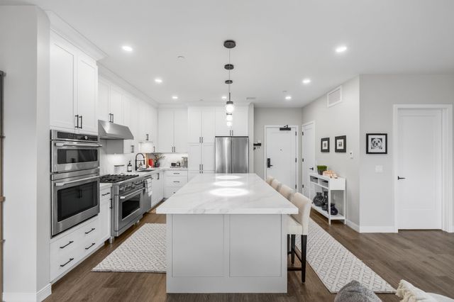 18 Artisan Dr Unit 519, Salem, NH 03079