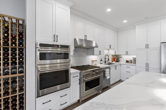 18 Artisan Dr Unit 519, Salem, NH 03079