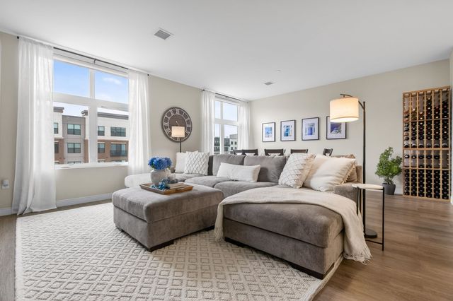18 Artisan Dr Unit 519, Salem, NH 03079
