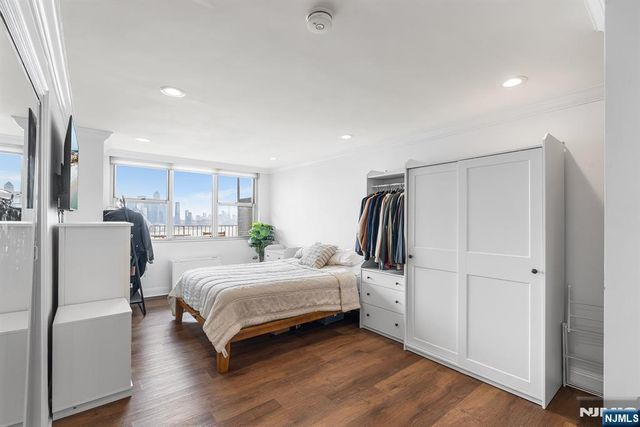6040 Boulevard East 18c, West New York, NJ 07093