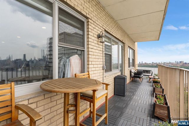 6040 Boulevard East 18c, West New York, NJ 07093