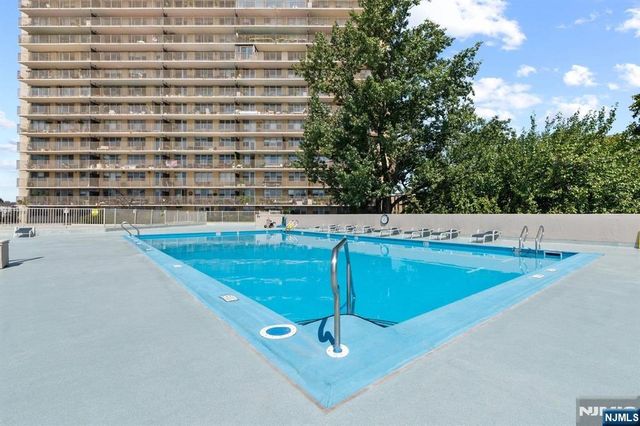 6040 Boulevard East 18c, West New York, NJ 07093