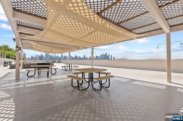 6040 Boulevard East 18c, West New York, NJ 07093