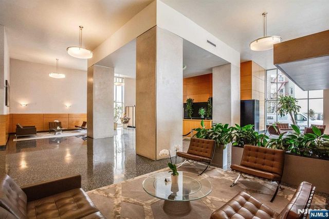 6040 Boulevard East 18c, West New York, NJ 07093