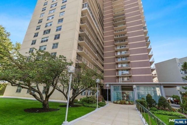 6040 Boulevard East 18c, West New York, NJ 07093