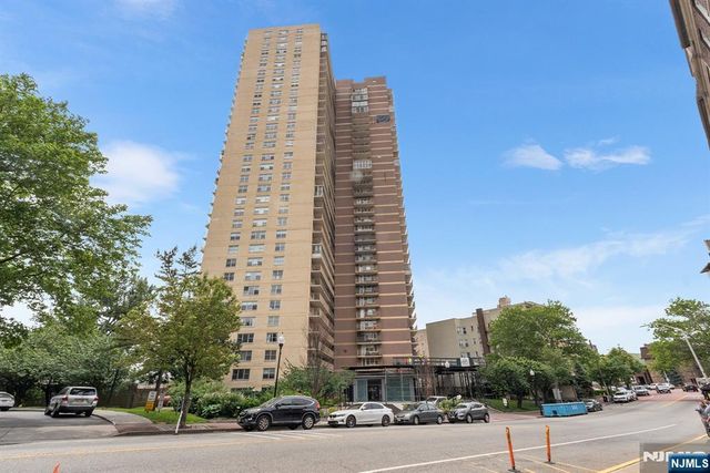 6040 Boulevard East 18c, West New York, NJ 07093