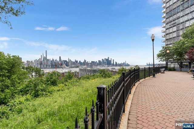 6040 Boulevard East 18c, West New York, NJ 07093