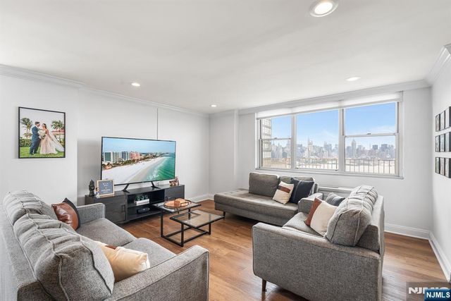 6040 Boulevard East 18c, West New York, NJ 07093