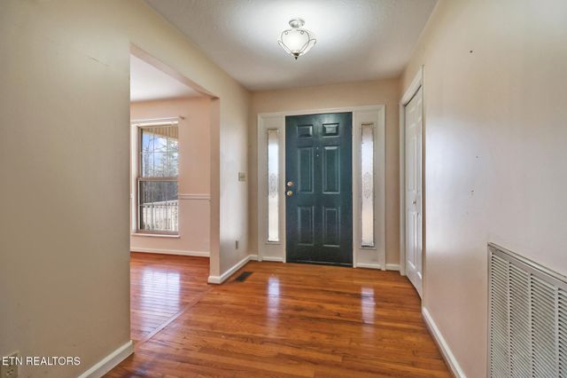 233 Redmon Rd, Wartburg, TN 37887