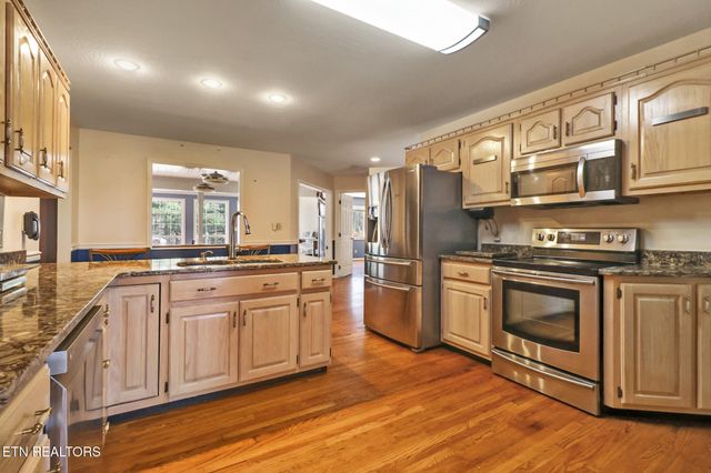 233 Redmon Rd, Wartburg, TN 37887