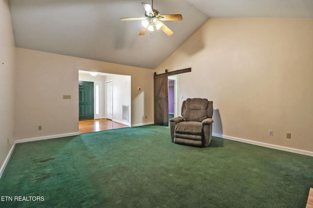 233 Redmon Rd, Wartburg, TN 37887