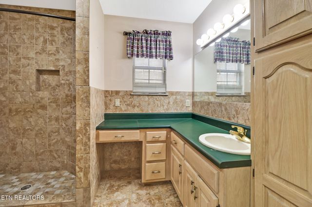 233 Redmon Rd, Wartburg, TN 37887