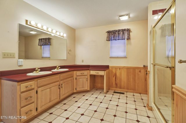 233 Redmon Rd, Wartburg, TN 37887