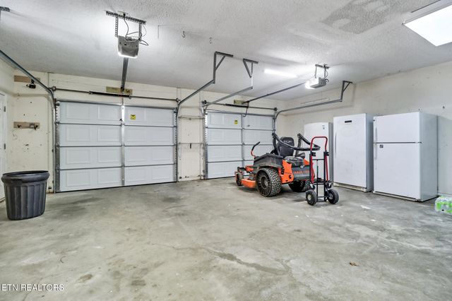 233 Redmon Rd, Wartburg, TN 37887