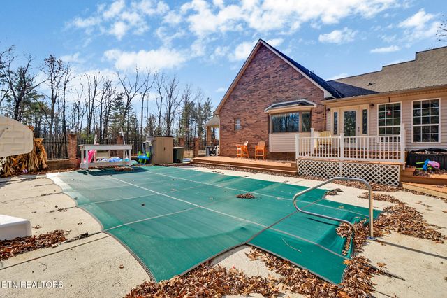 233 Redmon Rd, Wartburg, TN 37887